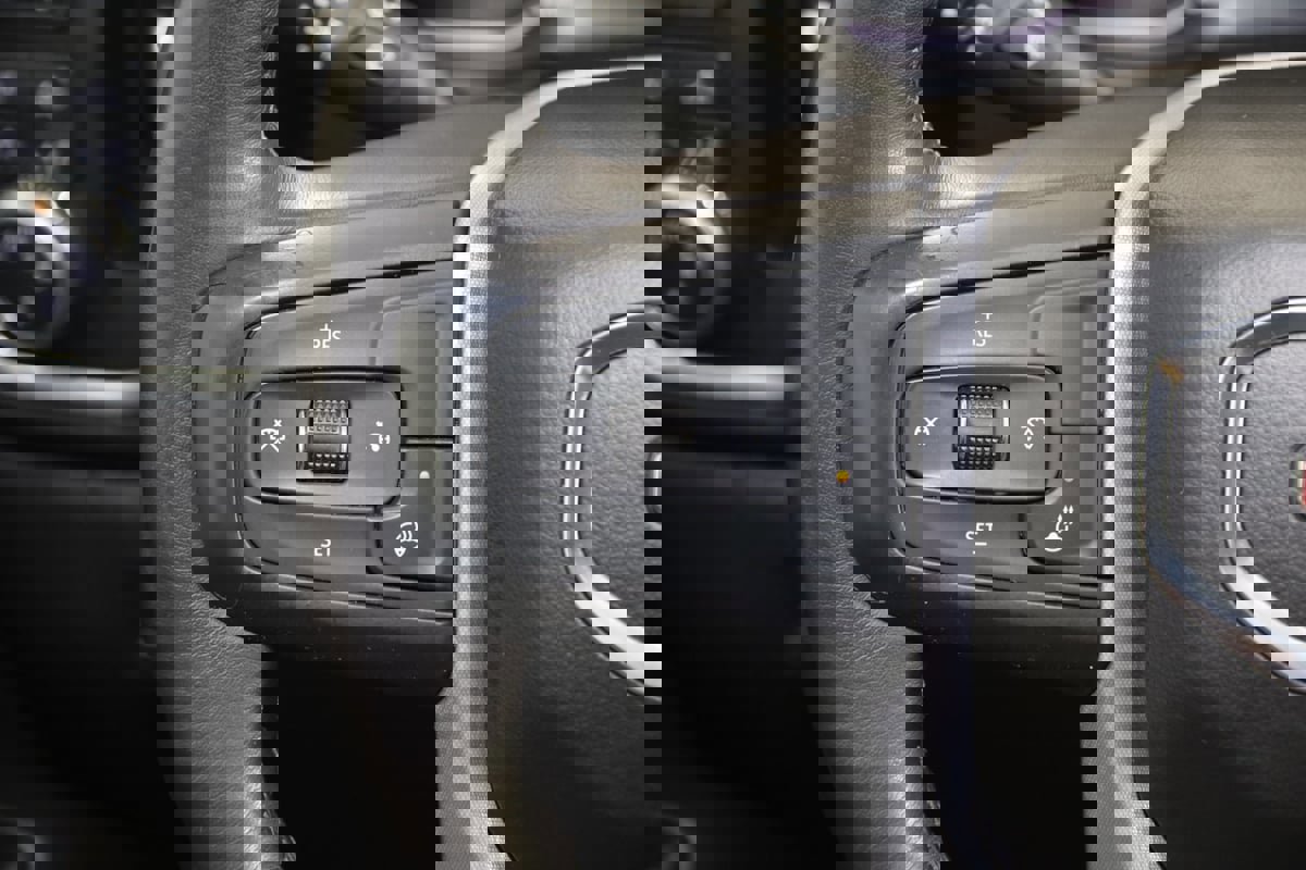 Used 2020 GMC Sierra 1500 Elevation w/ Elevation Value Package image 33