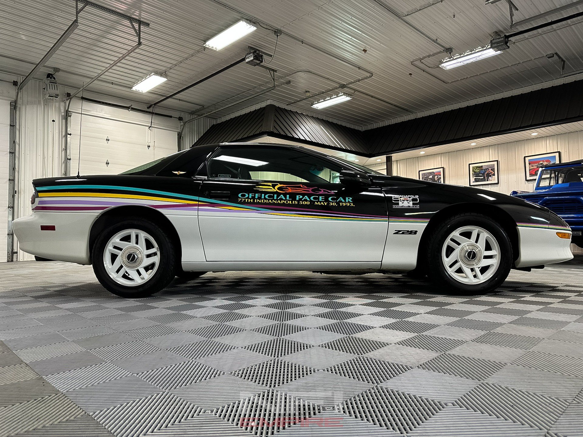 Used 1993 Chevrolet Camaro Z28 RWD image 17