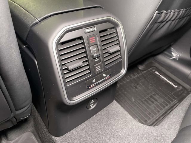 New 2026 Porsche Macan image 25