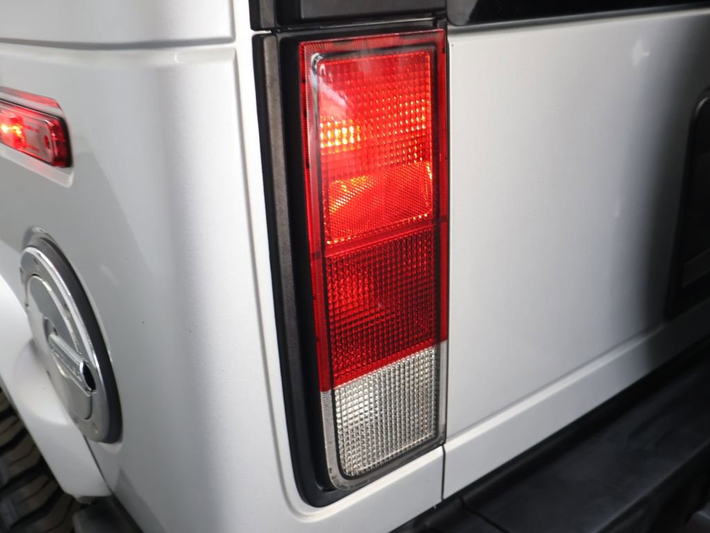 Used 2009 HUMMER H2 Luxury image 28