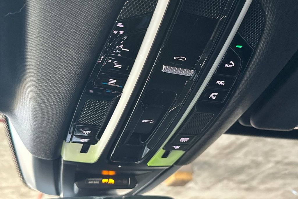 Used 2023 Porsche Cayenne image 22