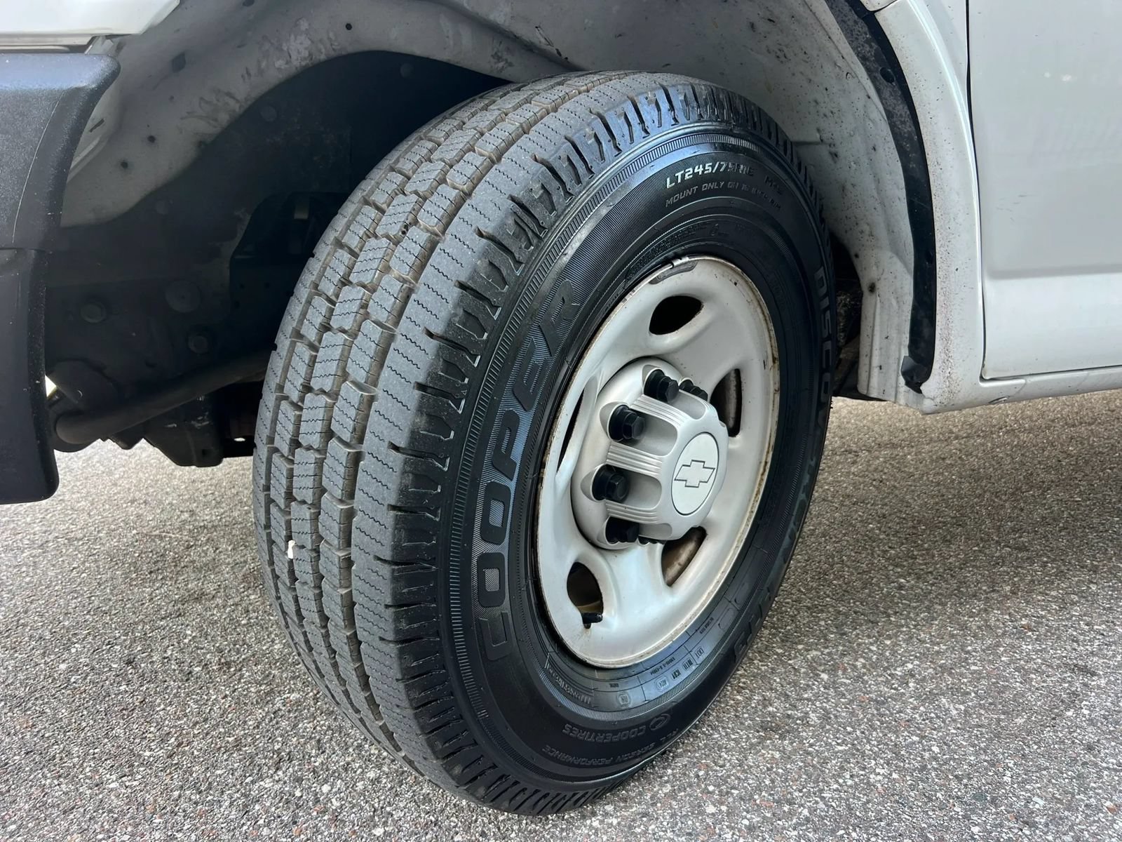 Used 2014 Chevrolet Express 2500 Extended RWD image 20