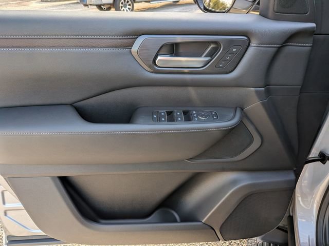 New 2026 Nissan Armada SL w/ Captain's Chari Seat Package image 13