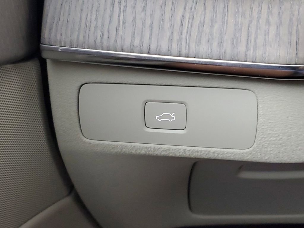 Certified 2023 Volvo XC90 B5 Plus w/ Protection Package Premier AWD/4WD image 29