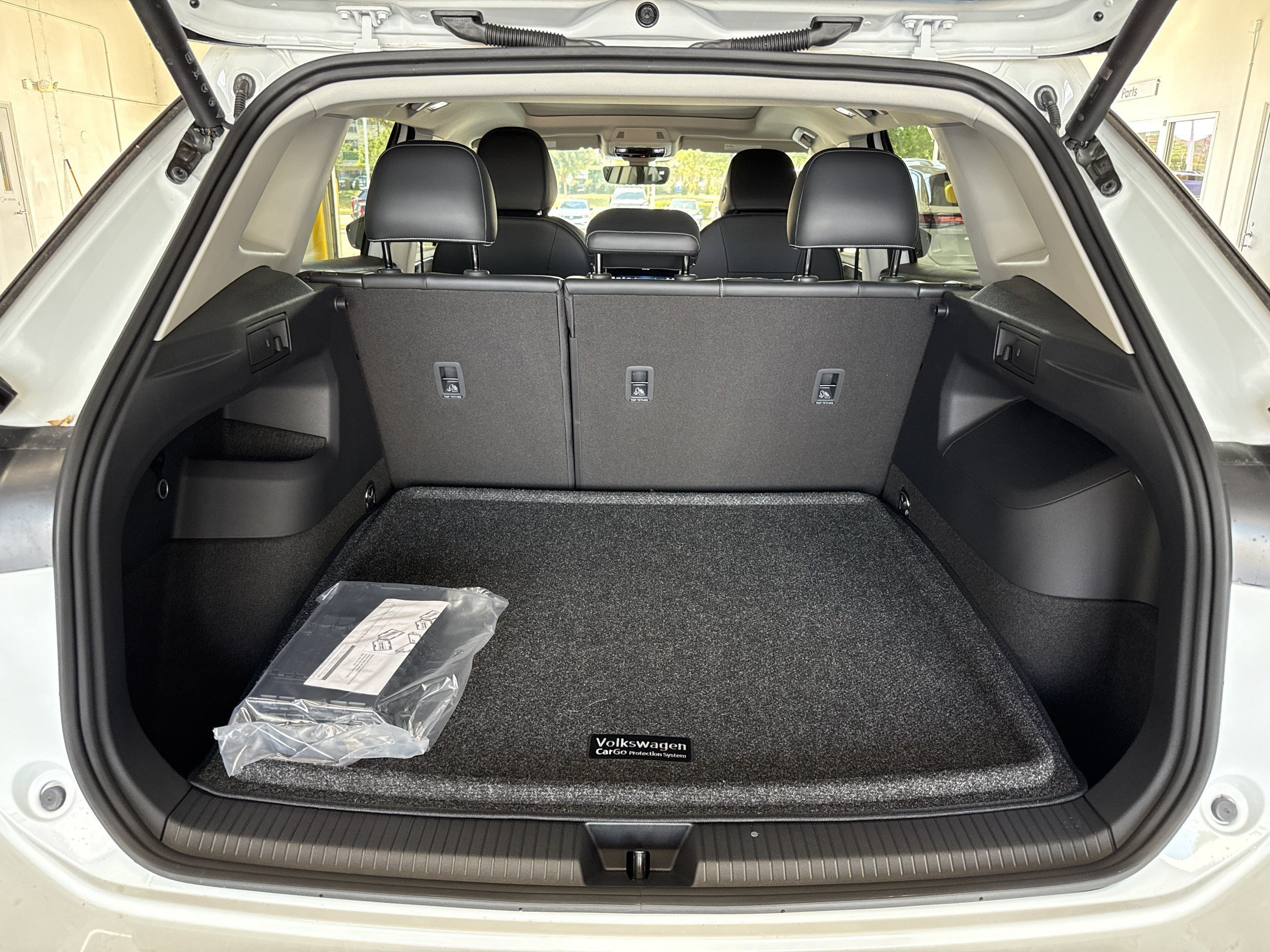 New 2026 Volkswagen Tiguan SE FWD image 24