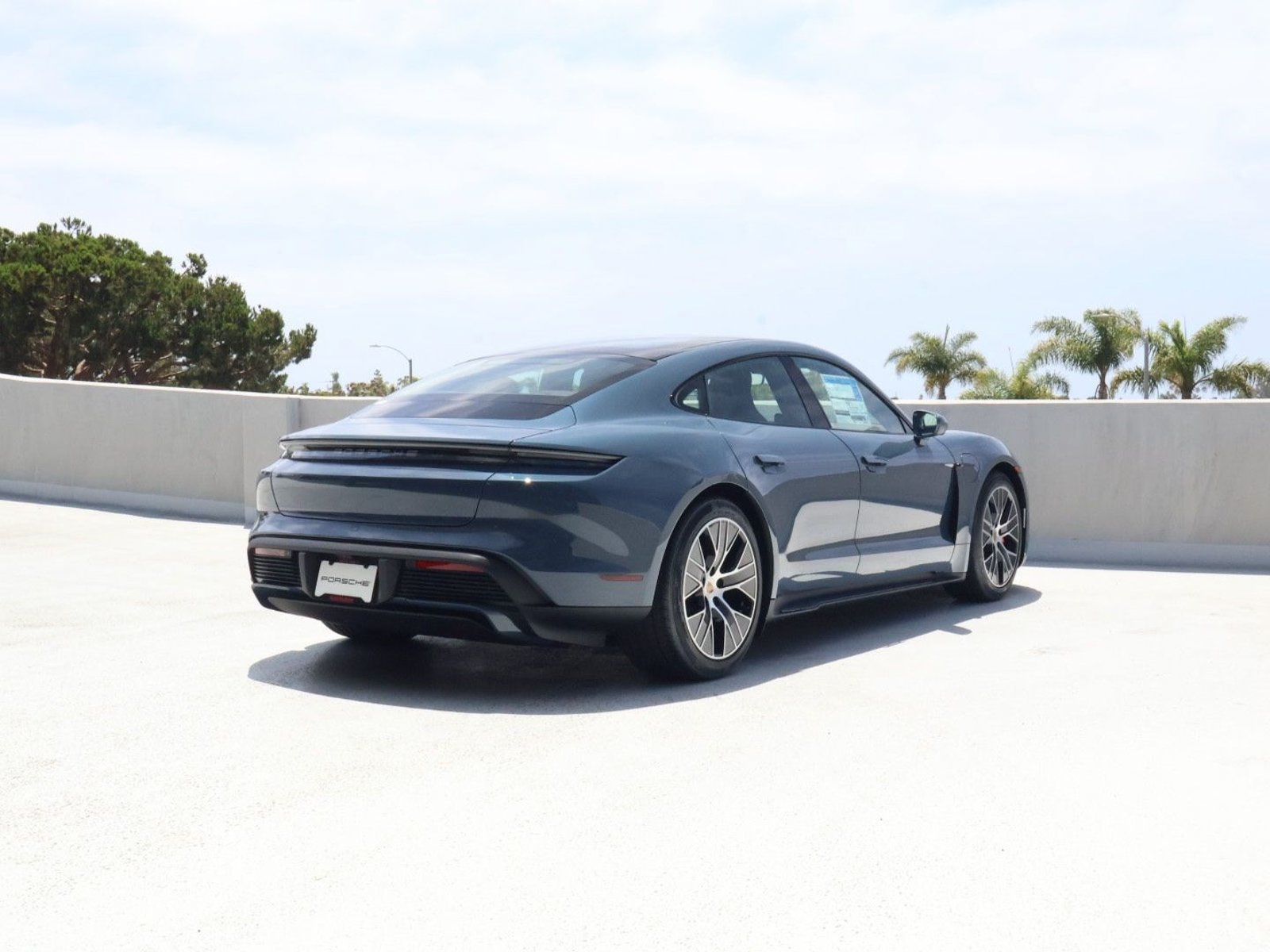 New 2026 Porsche Taycan 4S AWD/4WD image 9