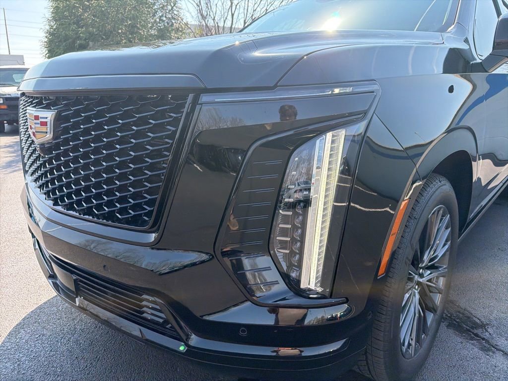 Used 2025 Cadillac Escalade ESV Sport Platinum image 9