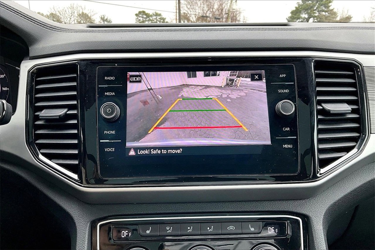 Used 2022 Volkswagen Atlas Cross Sport SE image 13