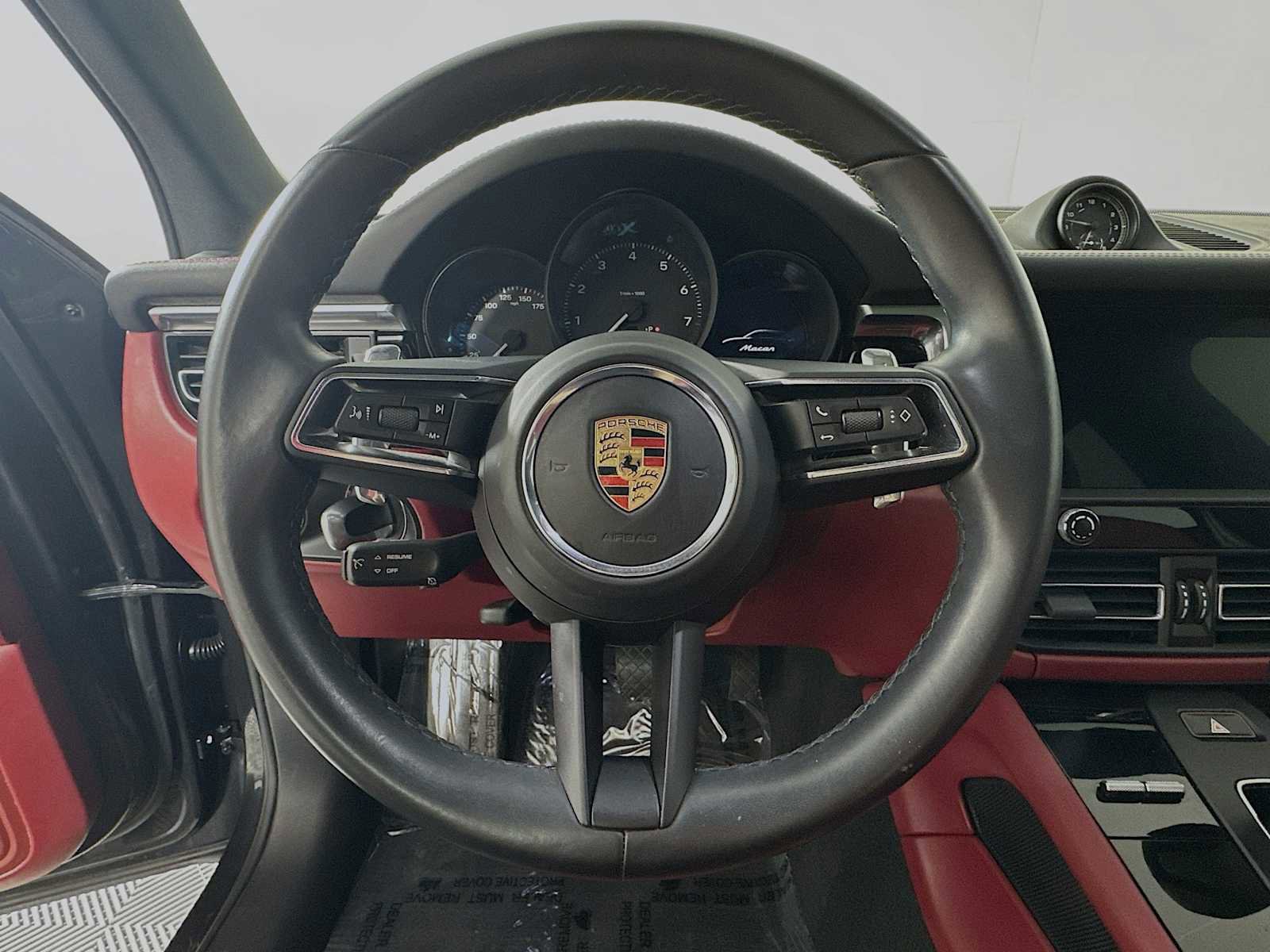 Certified 2022 Porsche Macan image 15