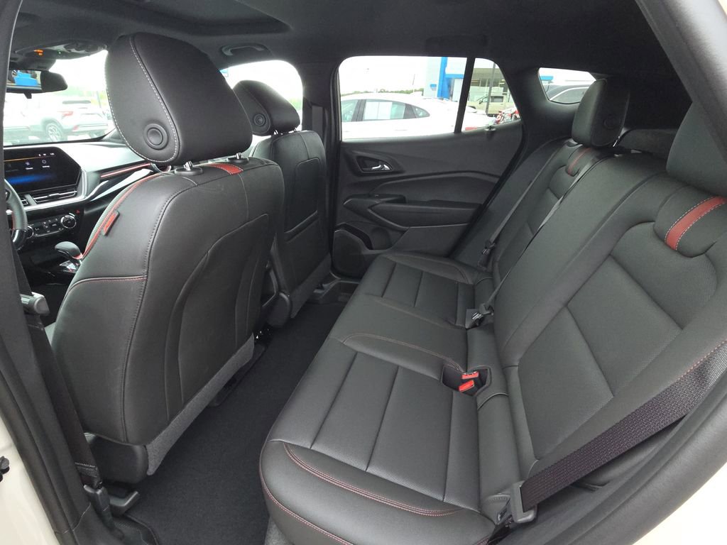 New 2026 Chevrolet Trax RS w/ Sunroof Package FWD image 29