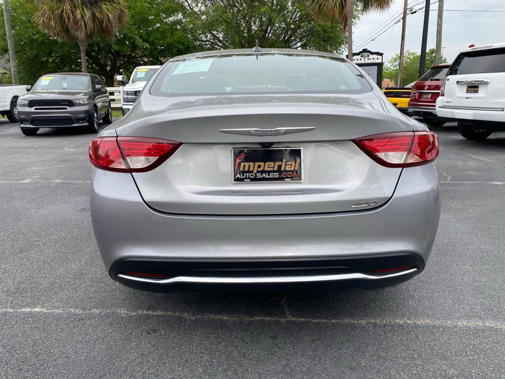 Used 2017 Chrysler 200 Limited Platinum FWD image 7