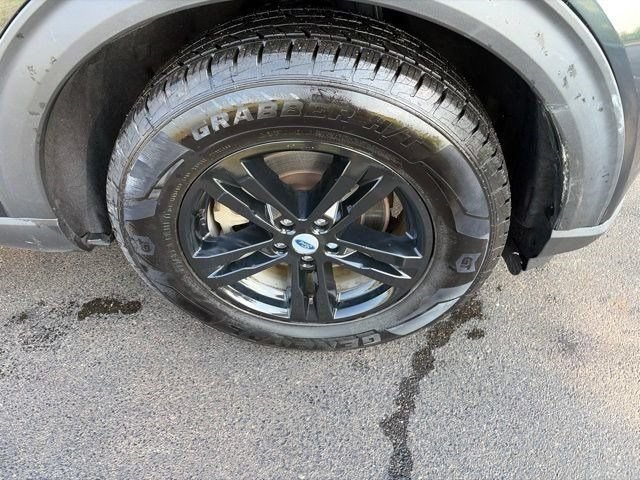 Used 2022 Ford Explorer XLT w/ Equipment Group 202A AWD/4WD image 46