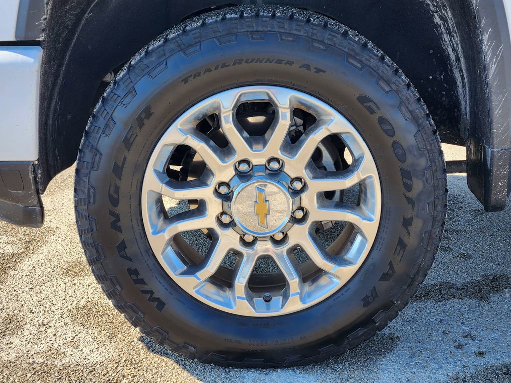 Used 2025 Chevrolet Silverado 2500 LTZ w/ Z71 Chrome Sport Edition AWD/4WD image 12