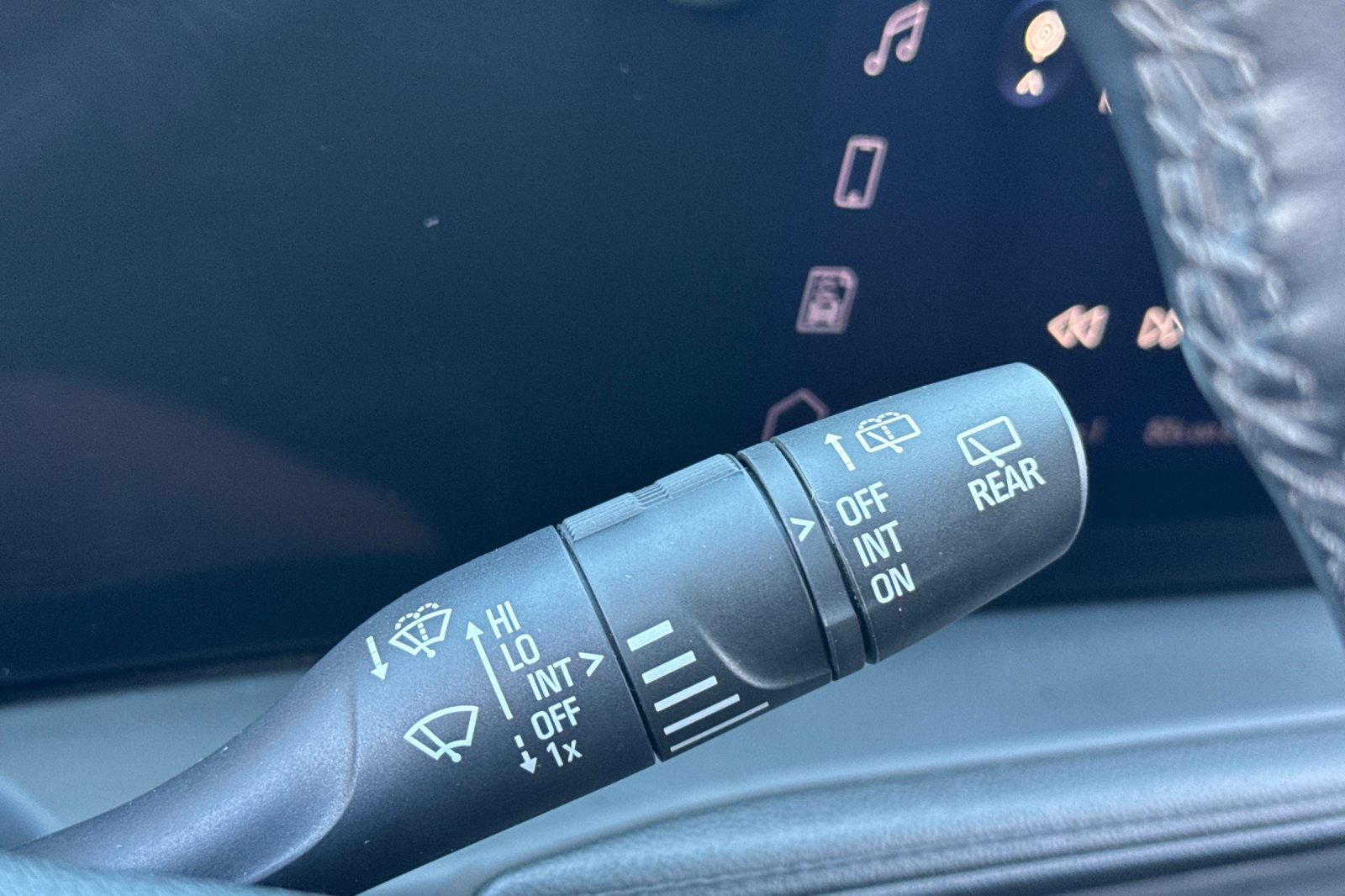 Used 2024 Buick Encore GX Sport Touring FWD image 35