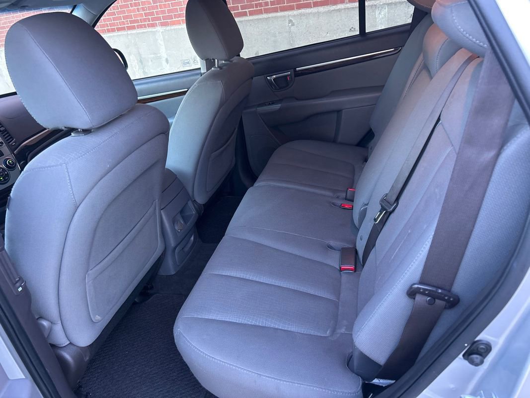 Used 2012 Hyundai Santa Fe GLS image 7