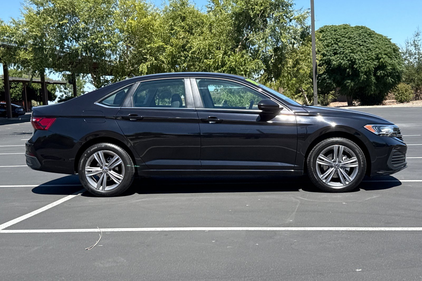 Used 2024 Volkswagen Jetta SE FWD image 10