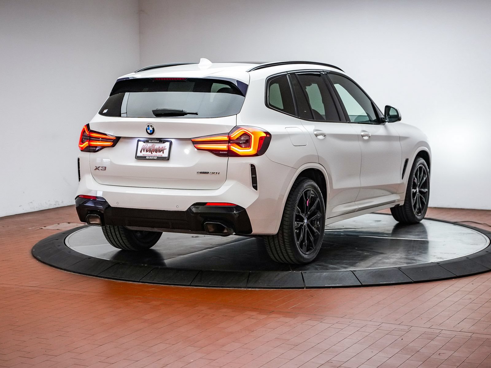 Used 2023 BMW X3 sDrive30i w/ M Sport Package RWD image 4