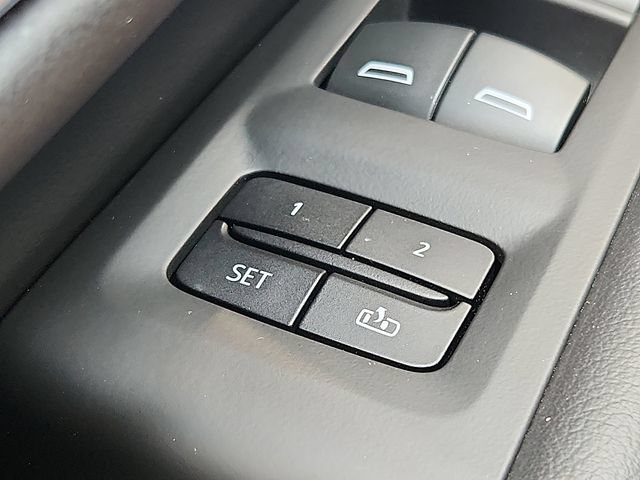 Used 2022 Chevrolet Tahoe RST w/ Luxury Package AWD/4WD image 27
