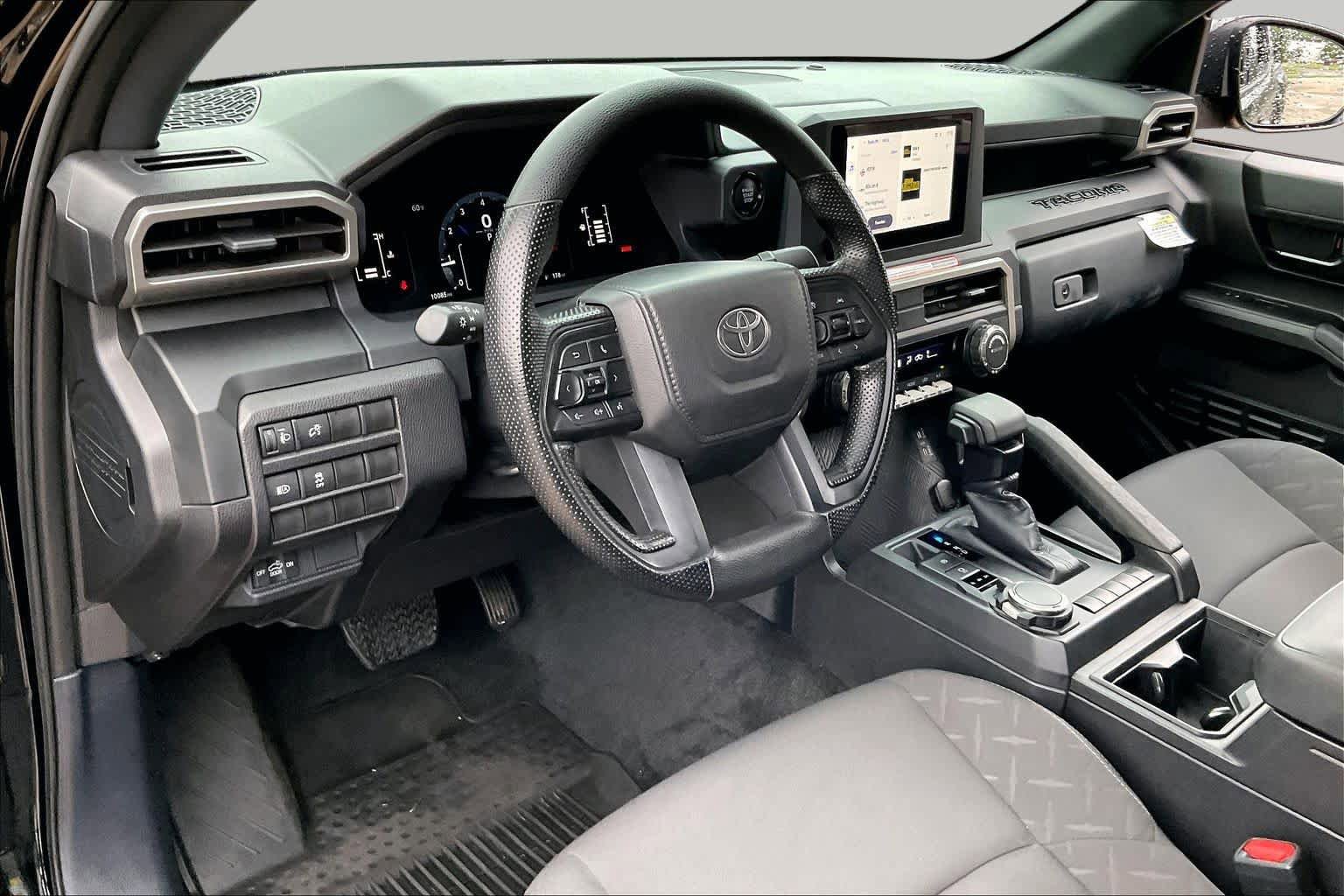 Used 2025 Toyota Tacoma SR AWD/4WD image 17