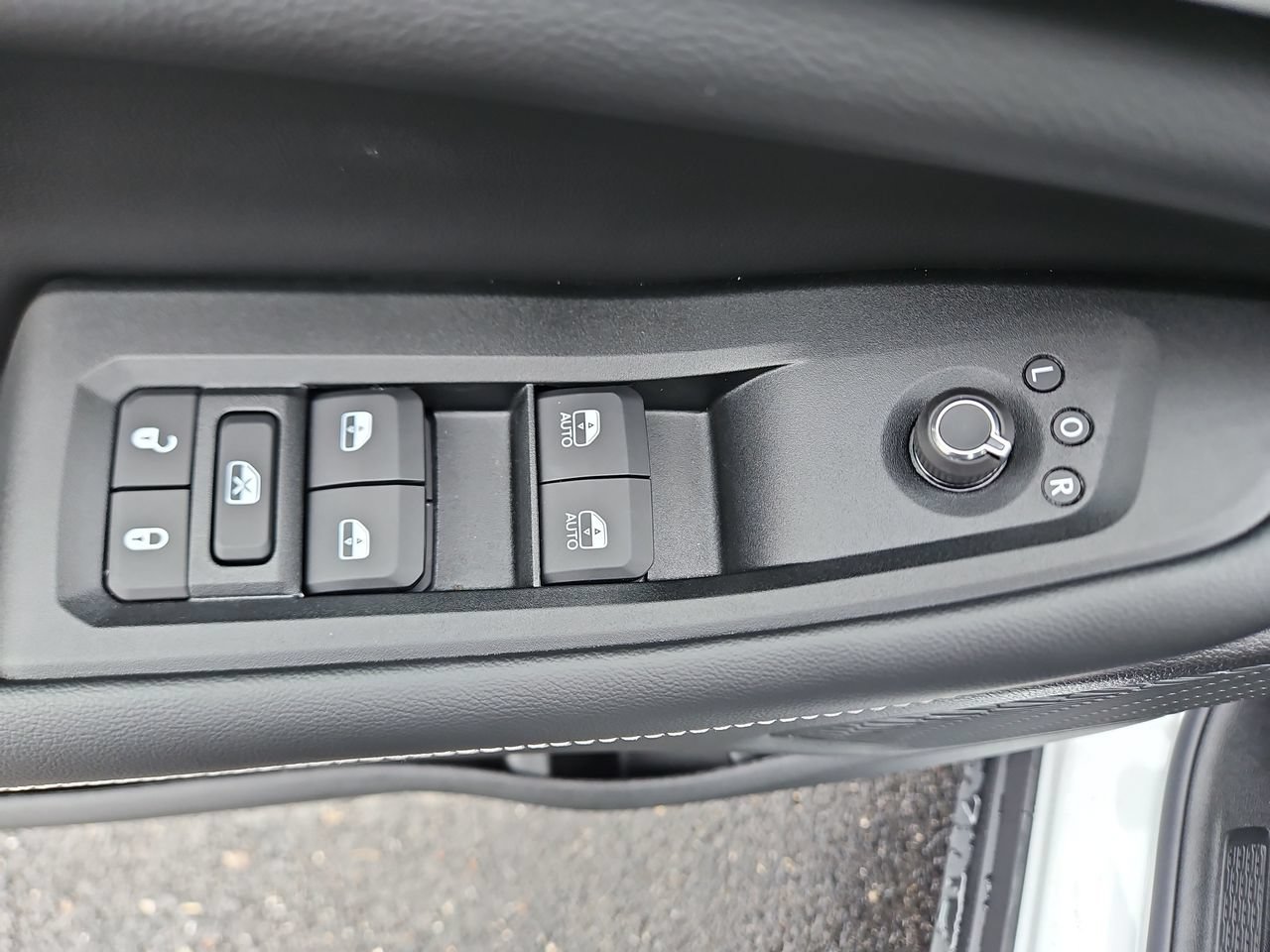 New 2026 Jeep Grand Cherokee Altitude AWD/4WD image 19