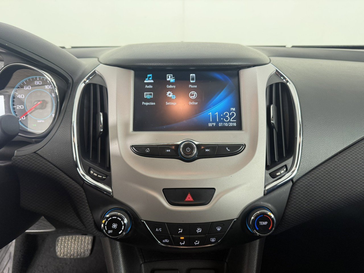 Used 2017 Chevrolet Cruze LS image 19