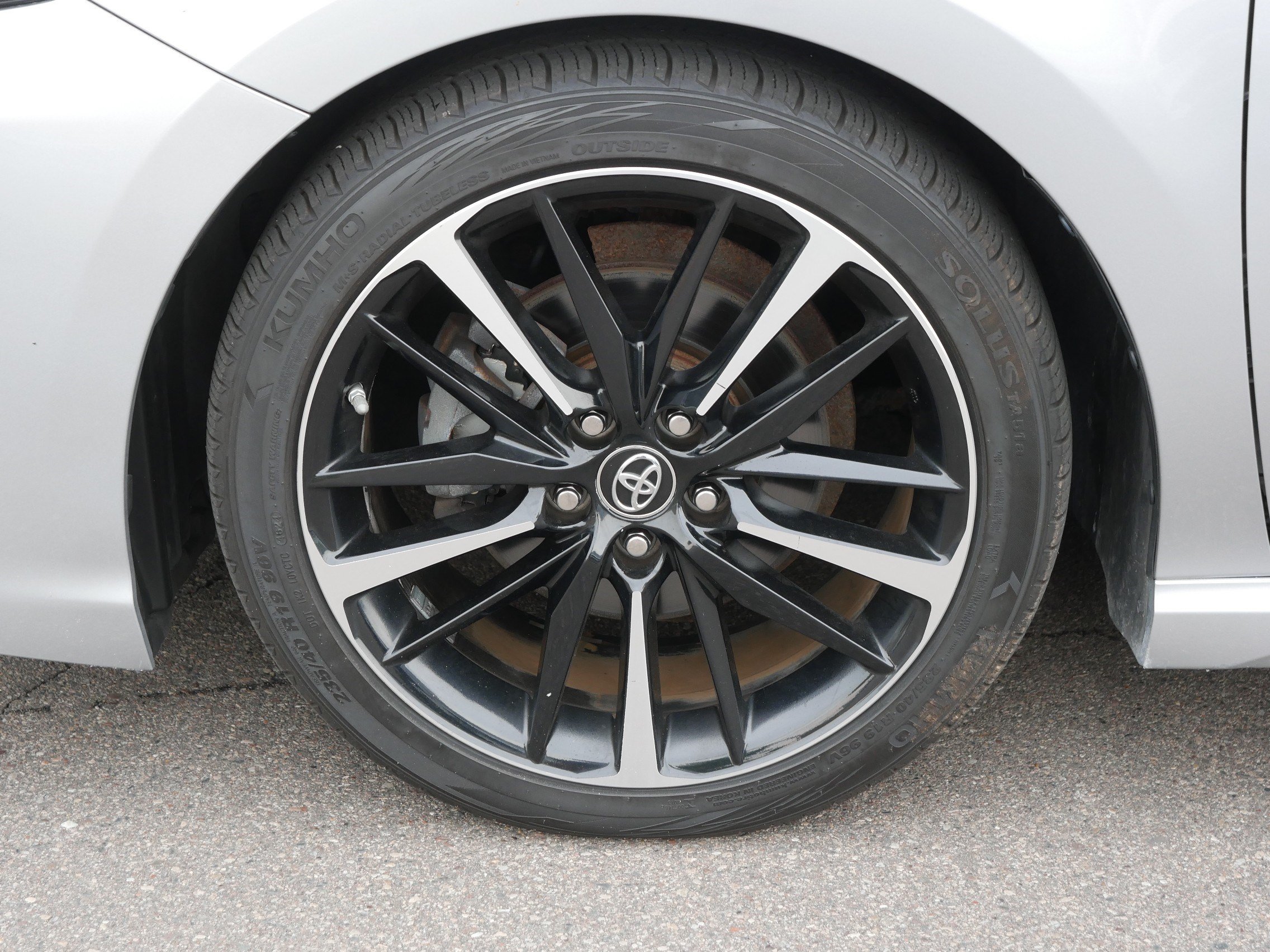Used 2019 Toyota Camry XSE FWD image 15