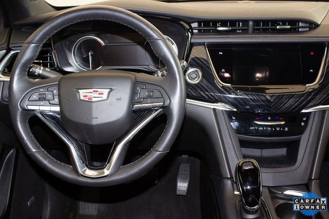 Used 2025 Cadillac XT6 Premium Luxury image 18