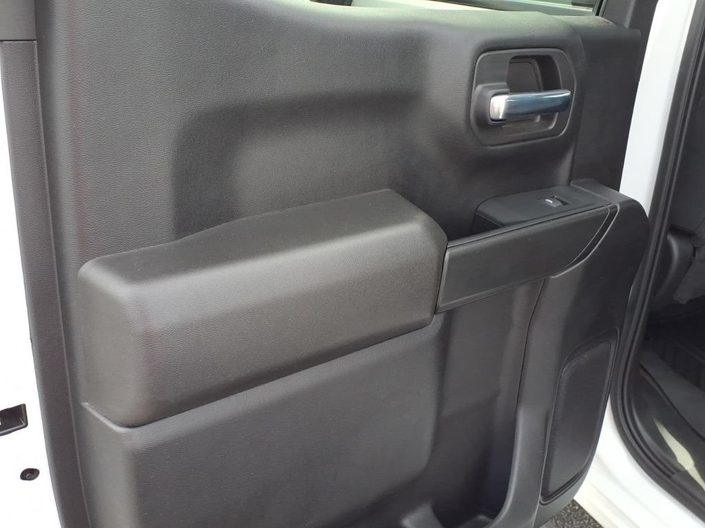 Used 2023 Chevrolet Silverado 1500 Custom w/ LPO, Dark Essentials Package AWD/4WD image 5