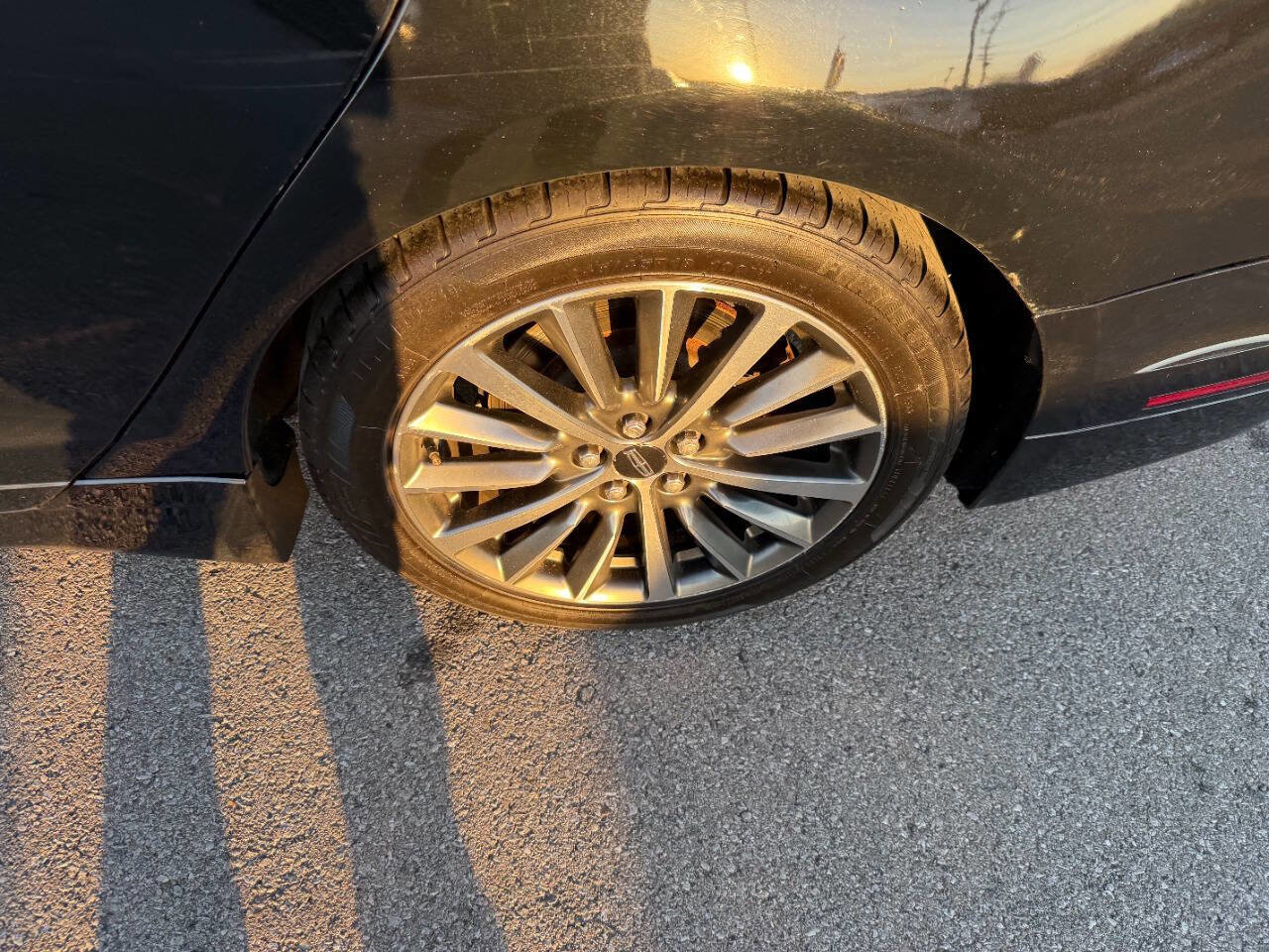 Used 2017 Lincoln MKZ Premiere image 32