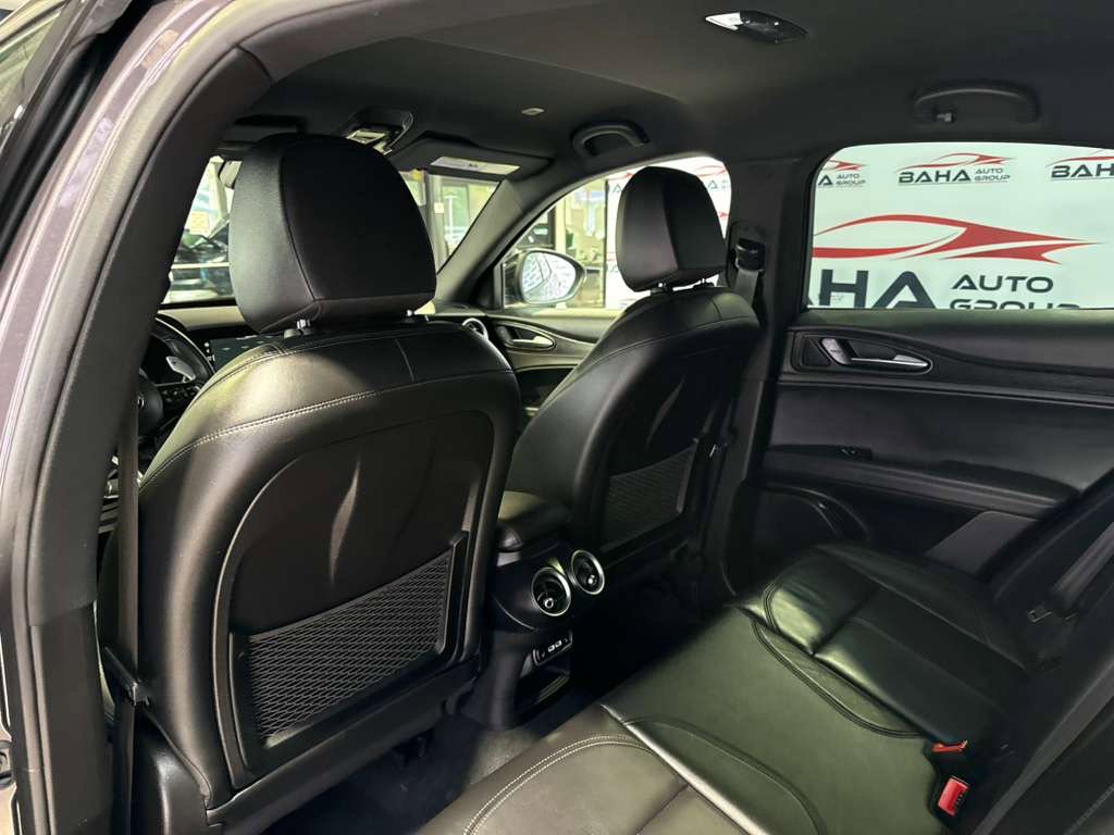 Used 2024 Alfa Romeo Stelvio Sprint RWD image 40