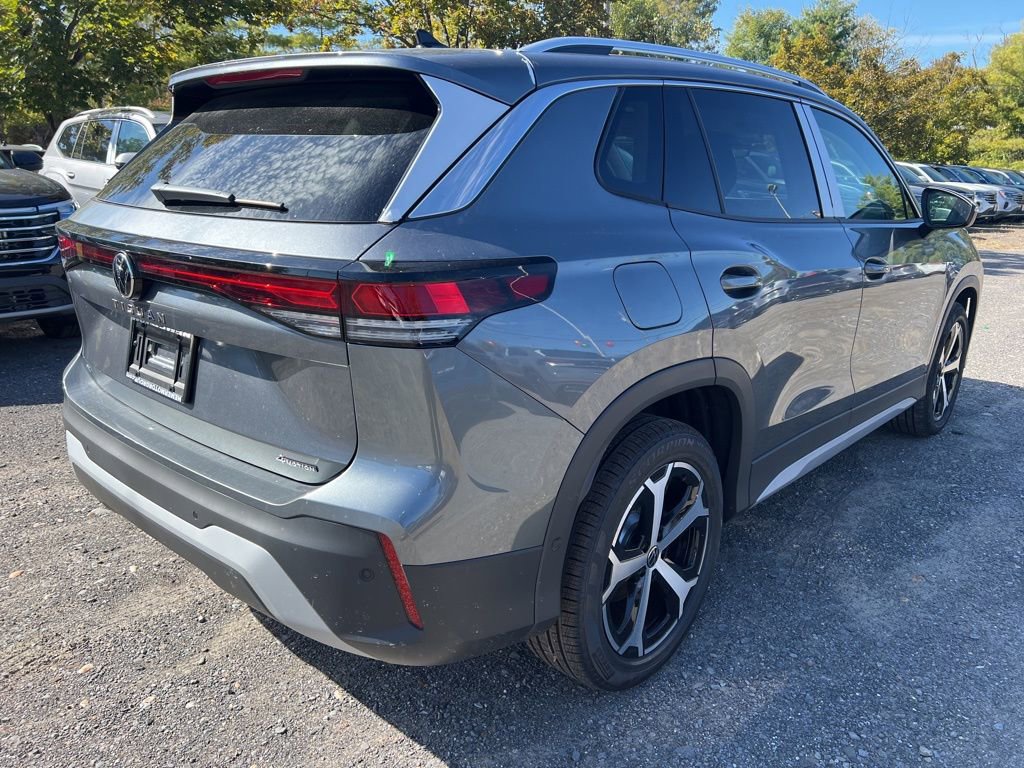 New 2025 Volkswagen Tiguan SE image 6