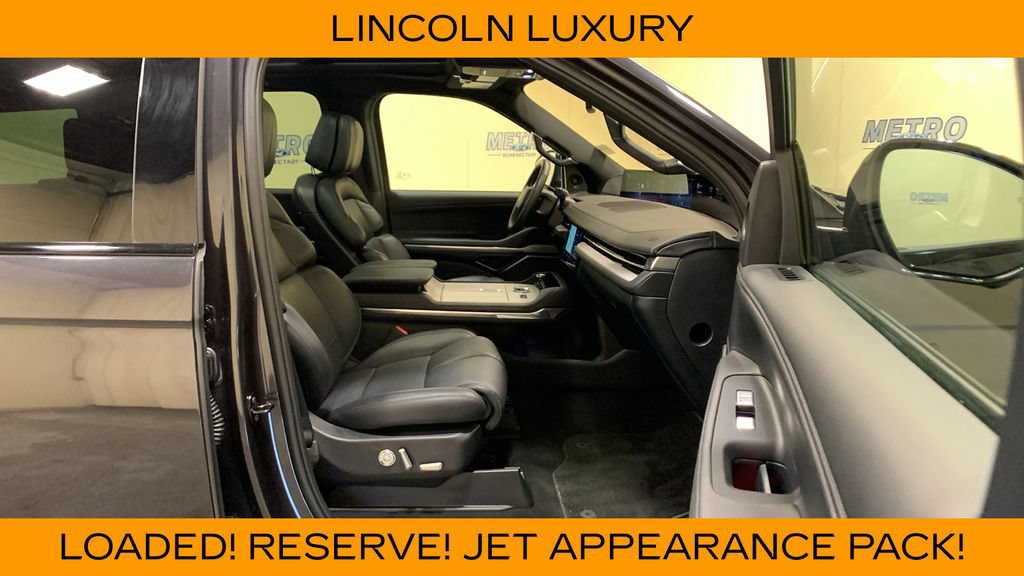 Used 2025 Lincoln Navigator Reserve w/ Jet Appearance Package AWD/4WD image 12