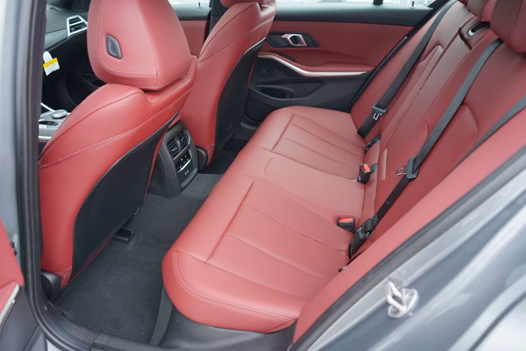Used 2026 BMW 330i Sedan w/ M Sport Package RWD image 19