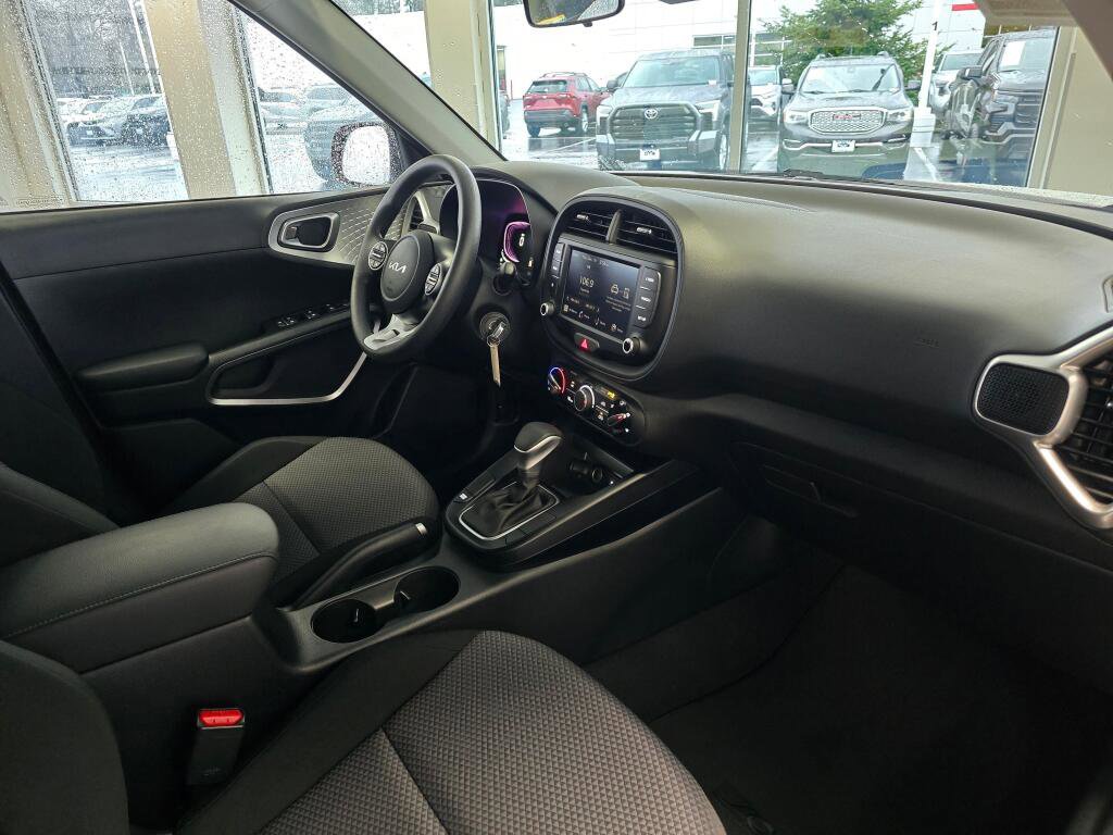 Used 2024 Kia Soul LX w/ Option Group 015 image 44