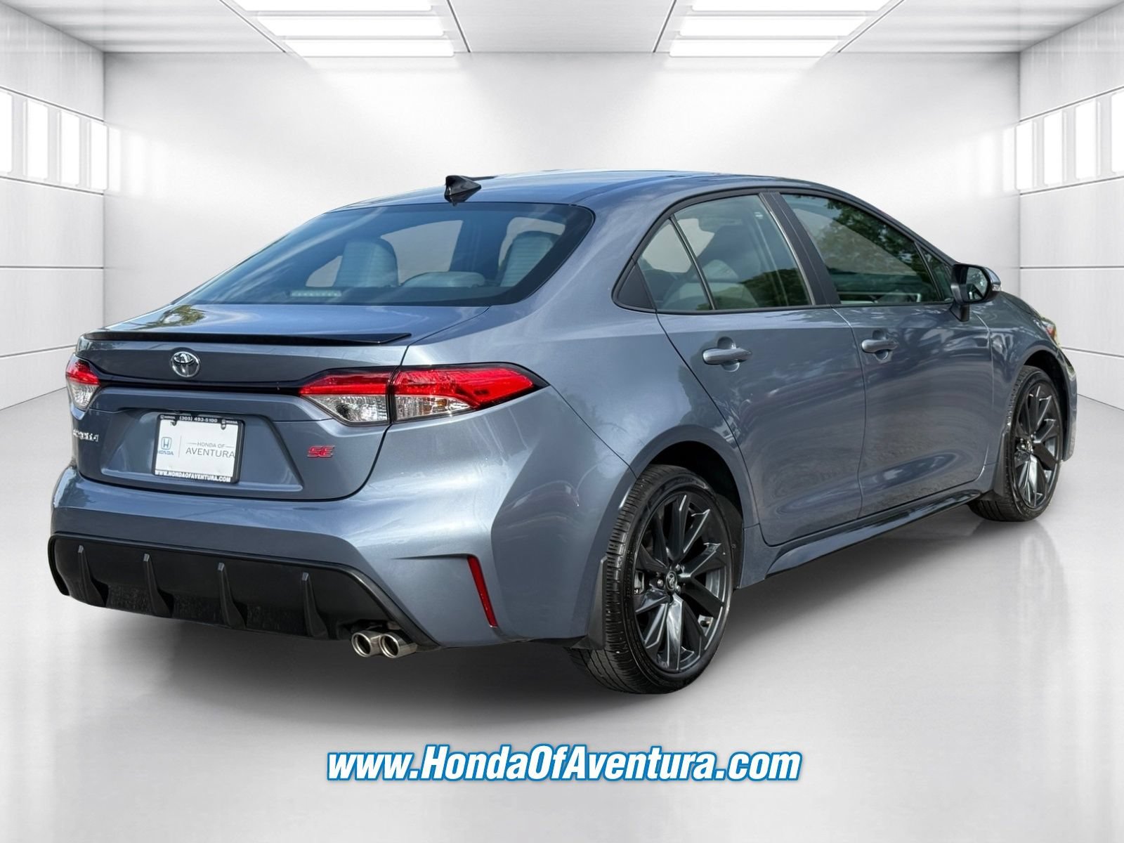Used 2025 Toyota Corolla SE FWD image 5
