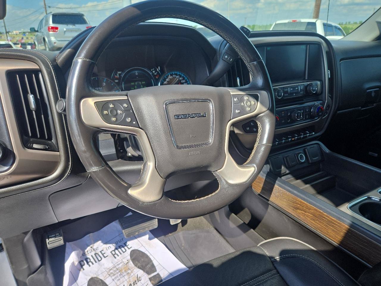 Used 2018 GMC Sierra 2500 Denali w/ Duramax Plus Package AWD/4WD image 10
