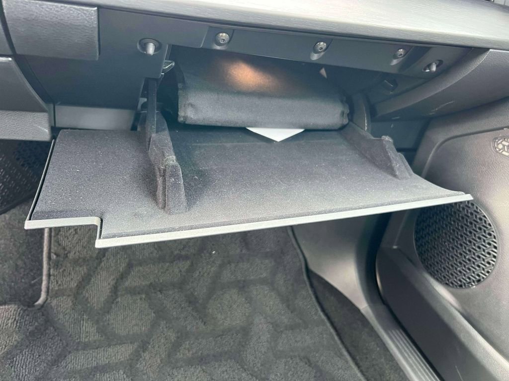 Used 2024 Nissan Ariya FWD image 31