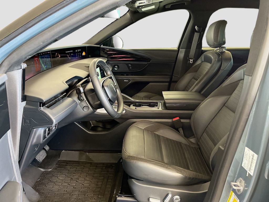 Used 2025 Lincoln Nautilus Reserve w/ Jet Appearance Package image 21