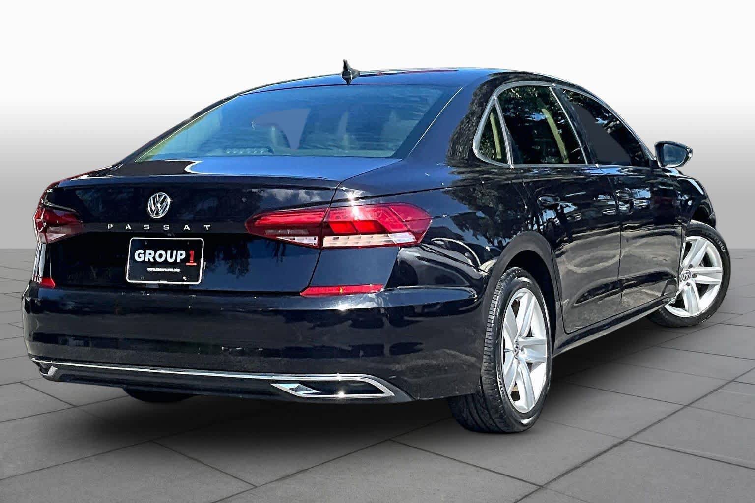 Used 2020 Volkswagen Passat 2.0T SE FWD image 12