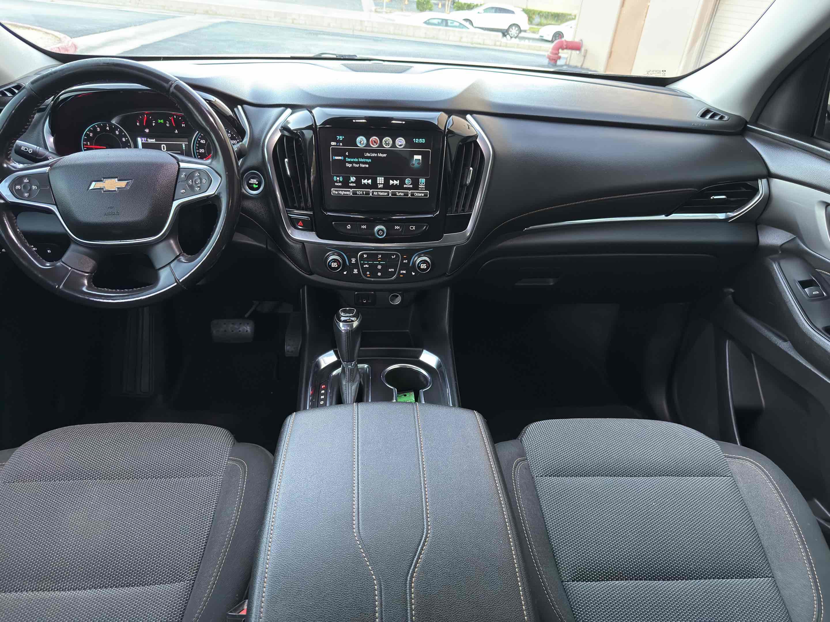 Used 2019 Chevrolet Traverse LT image 16