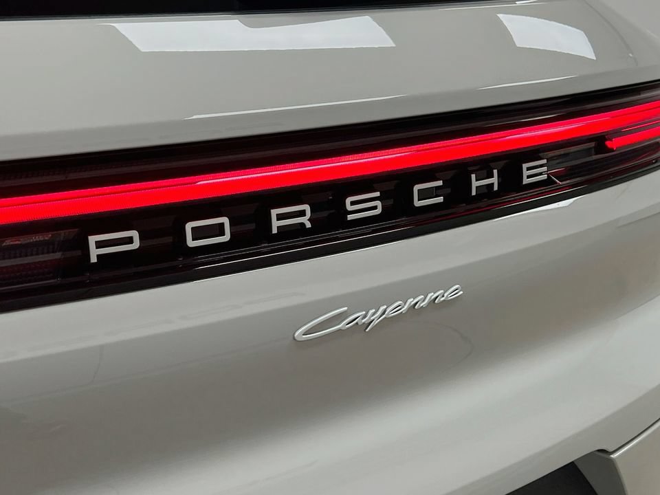 New 2026 Porsche Cayenne AWD/4WD image 34