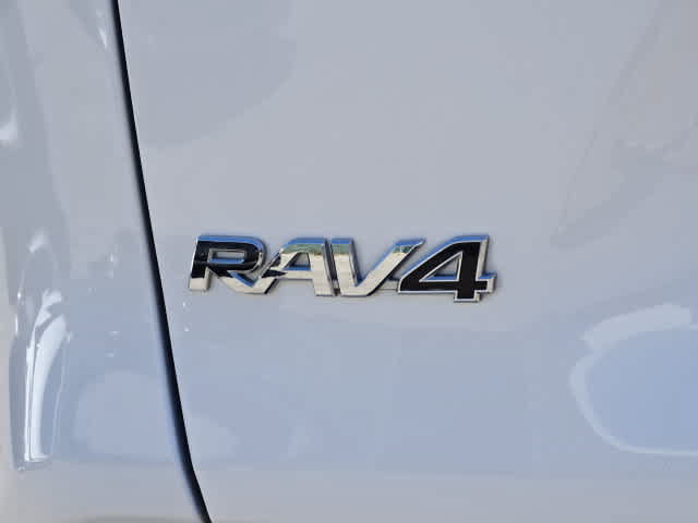 Certified 2019 Toyota RAV4 XLE w/ Convenience Package AWD/4WD image 9