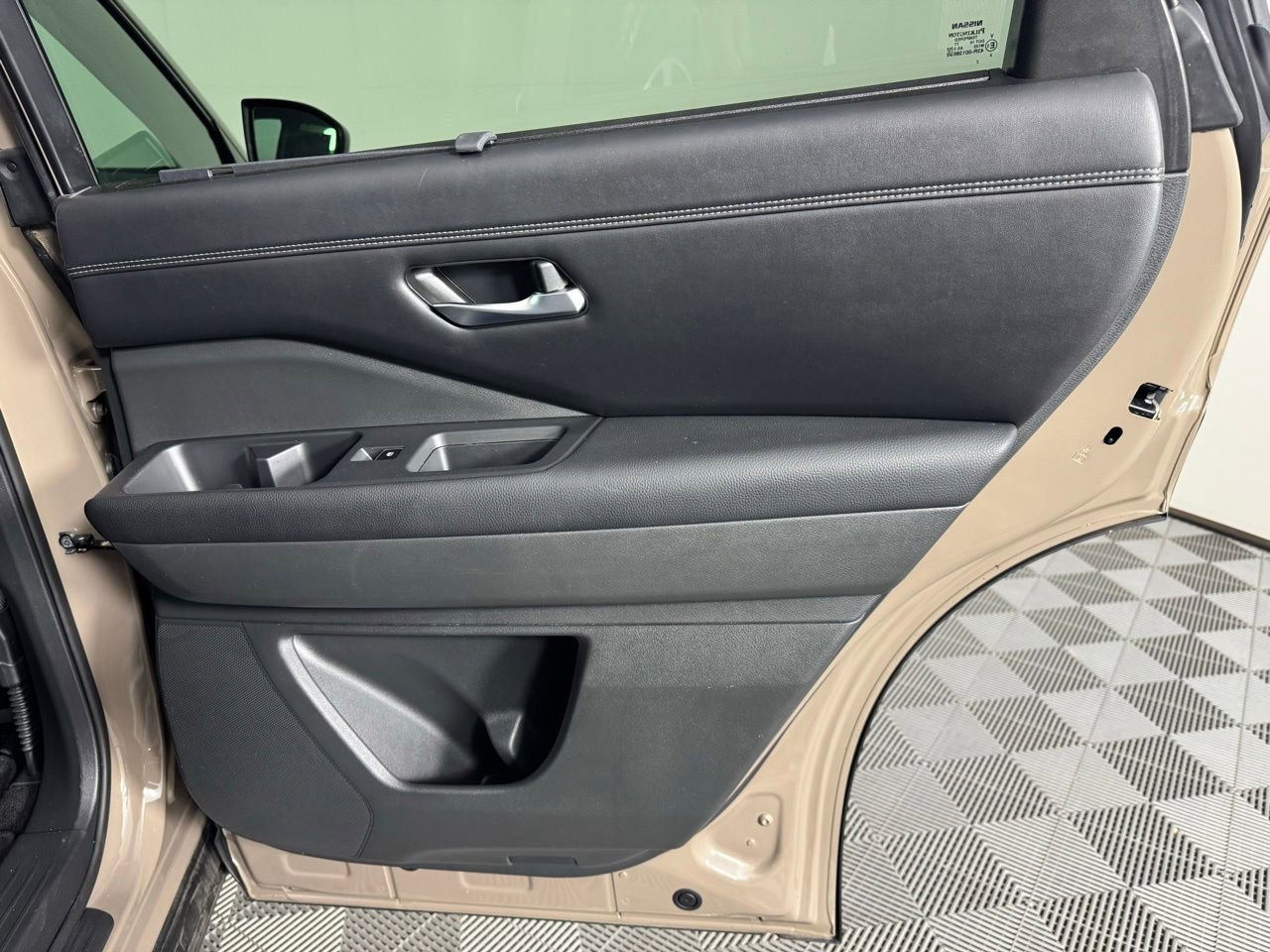 Used 2023 Nissan Pathfinder Platinum AWD/4WD image 33