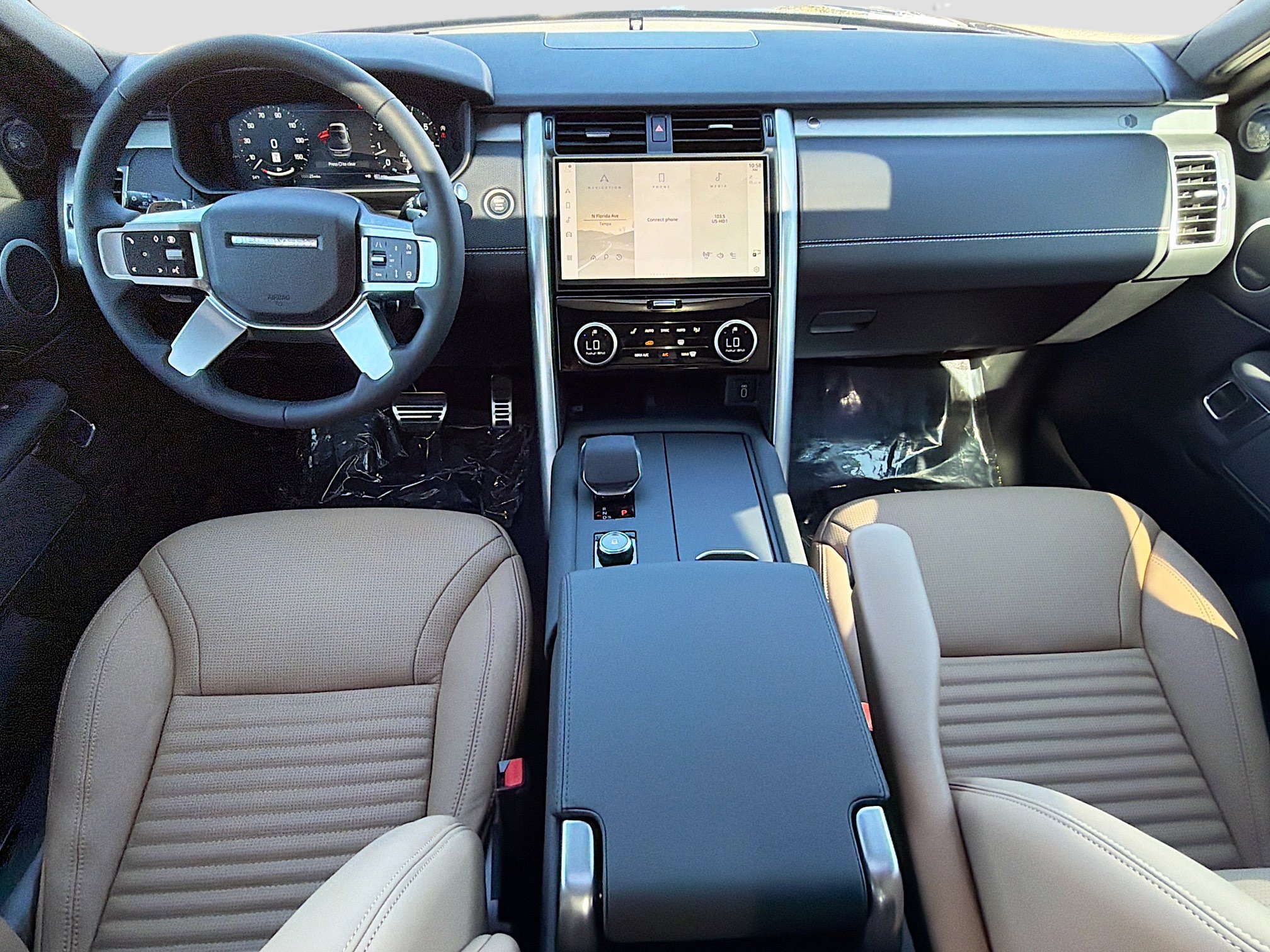 New 2026 Land Rover Discovery Limited Edition image 16