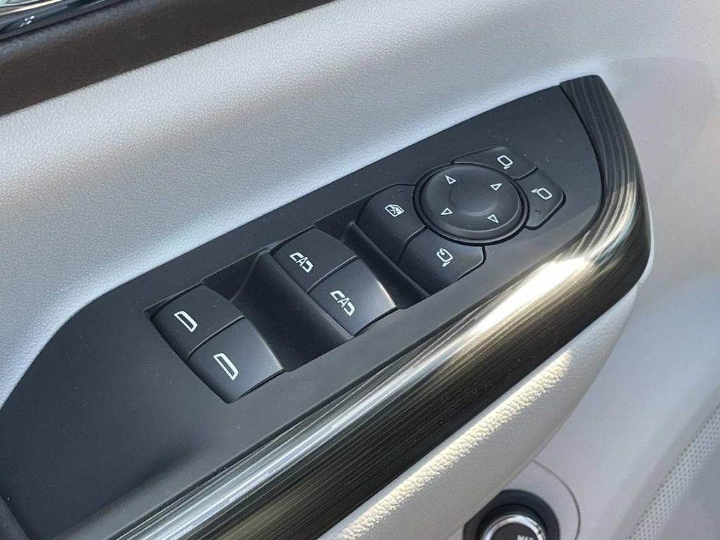 Used 2023 GMC Acadia SLT w/ Preferred Package image 18