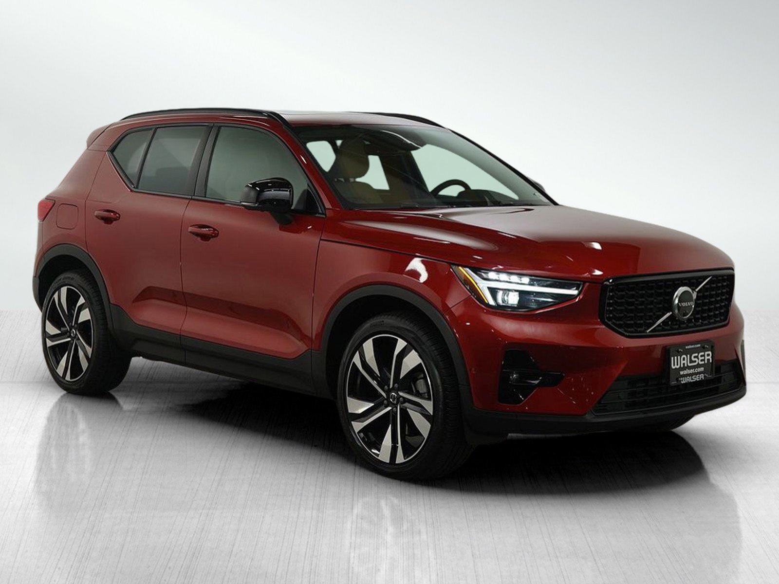 Used 2023 Volvo XC40 B5 Ultimate w/ Protection Package Premier image 9