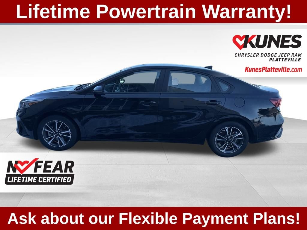 Used 2023 Kia Forte LXS w/ LXS Technology Package FWD image 8
