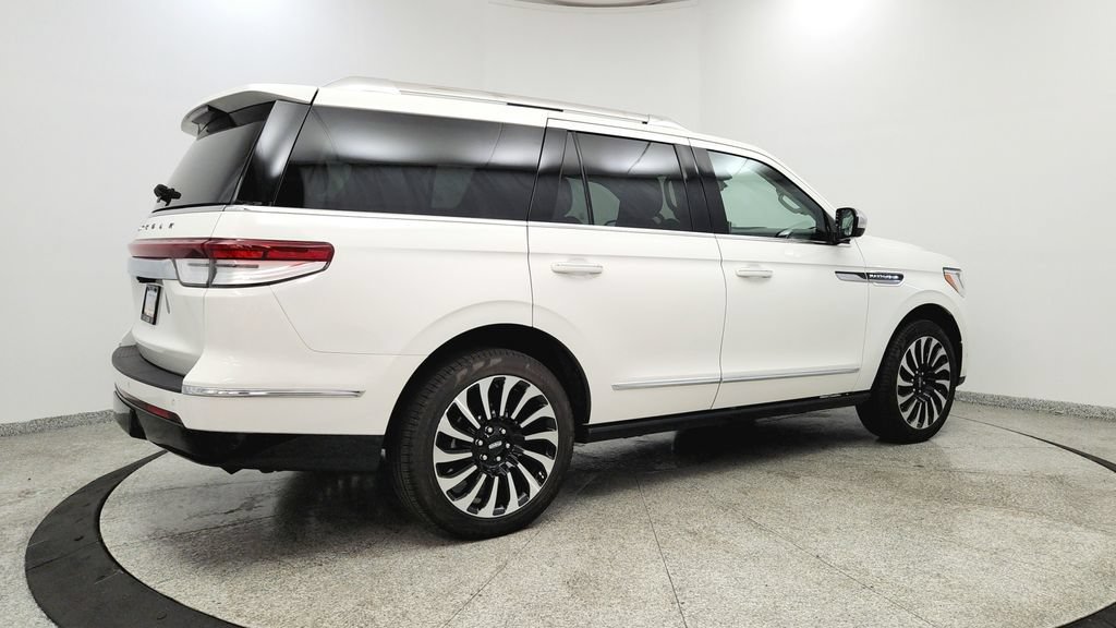 Used 2024 Lincoln Navigator Black Label AWD/4WD image 5
