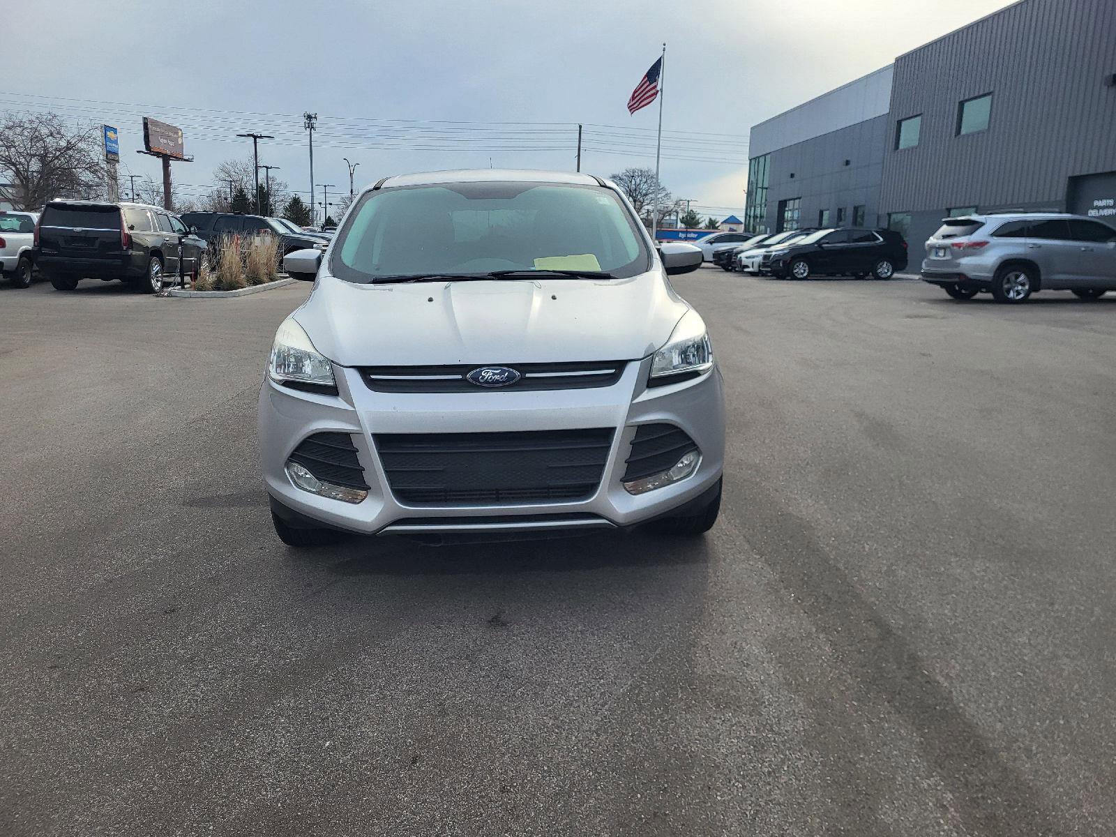 Used 2016 Ford Escape SE w/ SE Cold Weather Package image 8