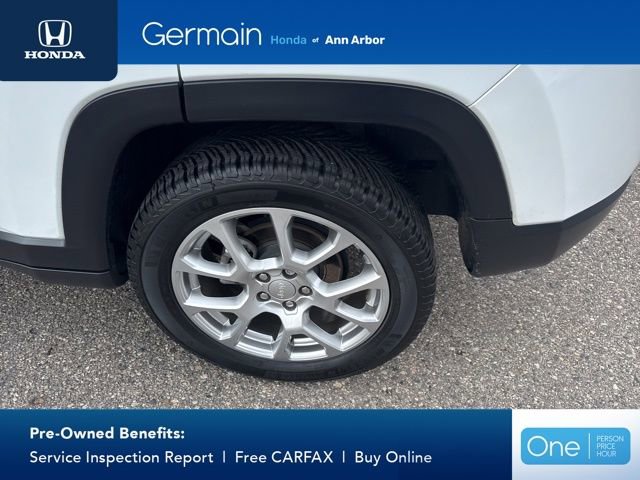 Used 2023 Jeep Compass Latitude image 12